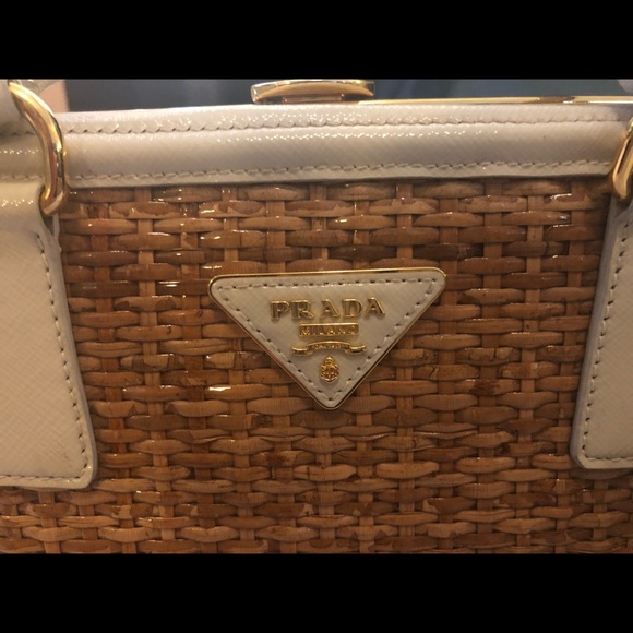 Authentic Prada bag with cream leather - Picture 2 of 8